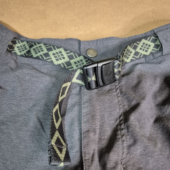 Columbia Gray Shorts with Green Accents 2521/546 - Picture 3 of 7